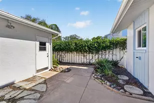 6655 Cape Sable Way NE, Saint Petersburg, FL 33702 - Photo 5