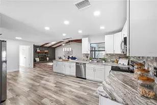 14207 Ashburn Pl, Tampa, FL 33624 - Photo 13