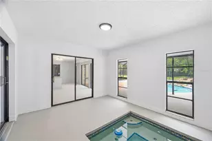 14207 Ashburn Pl, Tampa, FL 33624 - Photo 9