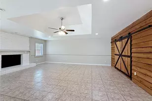 912 Shangri La Dr, Seffner, FL 33584 - Photo 25