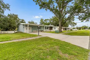 37647 Newal Ave, Zephyrhills, FL 33542 - Photo 7