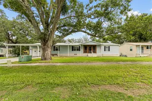 37647 Newal Ave, Zephyrhills, FL 33542 - Photo 3