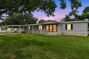 37647 Newal Ave, Zephyrhills, FL 33542 - Photo 1