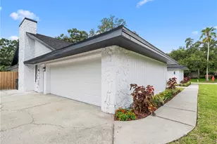 15901 Dover Cliffe Dr, Lutz, FL 33548 - Photo 3