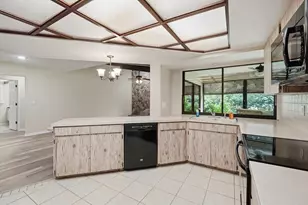 1405 Laurel Ct, Plant City, FL 33563 - Photo 9