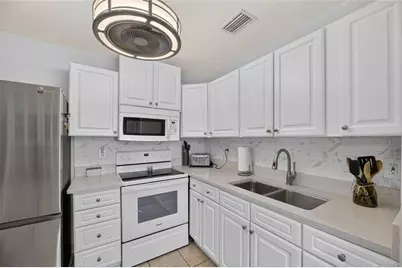 402 Dorchester Place #31, Sun City Center, FL 33573 - Photo 13
