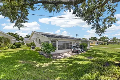 402 Dorchester Place #31, Sun City Center, FL 33573 - Photo 3