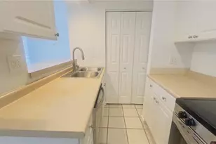 5301 40th St N, Saint Petersburg, FL 33714 - Photo 11