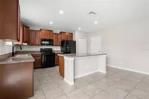 36101 Stable Wilk Ave, Zephyrhills, FL 33541 - Photo 5