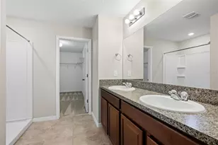 36101 Stable Wilk Ave, Zephyrhills, FL 33541 - Photo 21