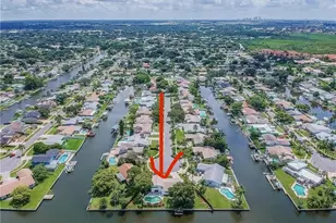 8728 Cobblestone Dr, Tampa, FL 33615 - Photo 3