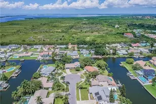 8728 Cobblestone Dr, Tampa, FL 33615 - Photo 5