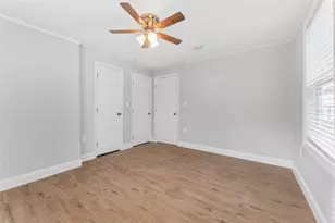 1927 13th St S, Saint Petersburg, FL 33705 - Photo 11