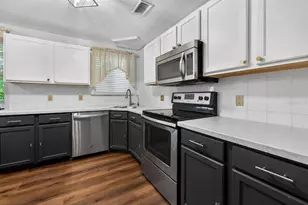 1213 55th St S, Gulfport, FL 33707 - Photo 7