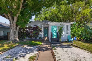 1213 55th St S, Gulfport, FL 33707 - Photo 1