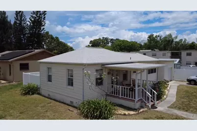 146 NE Madison Circle N, Saint Petersburg, FL 33702 - Photo 3