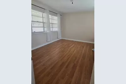 146 NE Madison Circle N, Saint Petersburg, FL 33702 - Photo 9