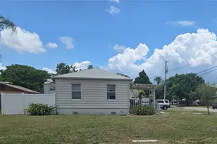 146 NE Madison Cir N, Saint Petersburg, FL 33702 - Photo 7