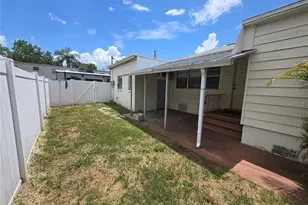 146 NE Madison Cir N, Saint Petersburg, FL 33702 - Photo 23
