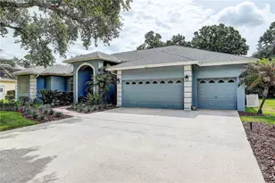 2812 Clubhouse Dr, Plant City, FL 33566 - Photo 3