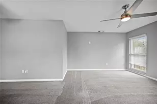 2015 Ronald Cir, Seffner, FL 33584 - Photo 3