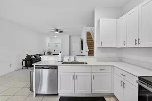 36139 Risa Michele St, Zephyrhills, FL 33541 - Photo 11