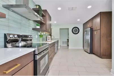 8715 Hampden Drive, Tampa, FL 33626 - Photo 9