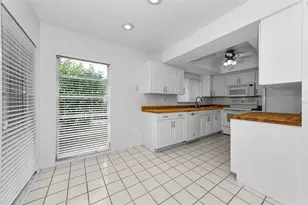 1529 E Dorchester Dr, Palm Harbor, FL 34684 - Photo 9