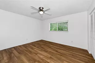 1529 E Dorchester Dr, Palm Harbor, FL 34684 - Photo 13
