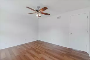 13538 Embassy Park Ct, Dade City, FL 33525 - Photo 21