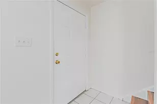 13538 Embassy Park Ct, Dade City, FL 33525 - Photo 5