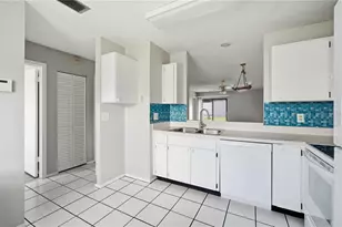 5401 Britwell Ct, Tampa, FL 33624 - Photo 9