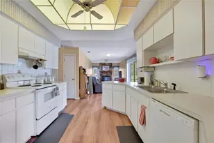 20136 Twin Oaks Rd, Spring Hill, FL 34610 - Photo 27