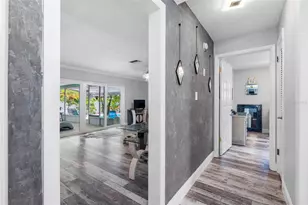 7992 Bayshore Dr, Seminole, FL 33776 - Photo 15