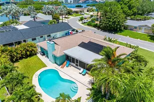7992 Bayshore Dr, Seminole, FL 33776 - Photo 47