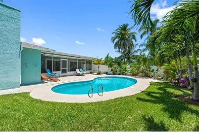 7992 Bayshore Drive, Seminole, FL 33776 - Photo 43