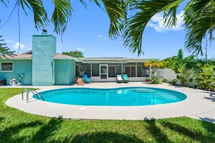 7992 Bayshore Dr, Seminole, FL 33776 - Photo 43