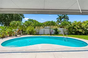 7992 Bayshore Dr, Seminole, FL 33776 - Photo 39