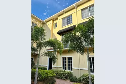 5213 Beach Breeze Court, Tampa, FL 33609 - Photo 1
