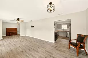 1017 Carolina Ave, Mulberry, FL 33860 - Photo 9