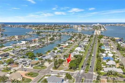 7901 Causeway Boulevard S, Saint Petersburg, FL 33707 - Photo 1
