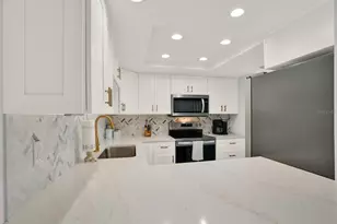 7530 Sunshine Skyway Ln S, Saint Petersburg, FL 33711 - Photo 7