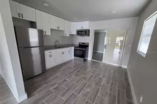 38300 Henry Dr, Zephyrhills, FL 33542 - Photo 9
