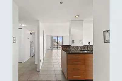 201 W Laurel Street #907, Tampa, FL 33602 - Photo 3