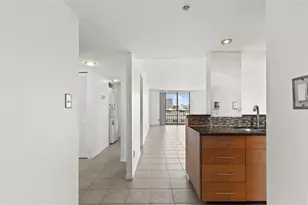 201 W Laurel St, Tampa, FL 33602 - Photo 3