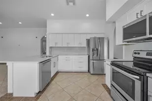 27432 Breakers Dr, Wesley Chapel, FL 33544 - Photo 13