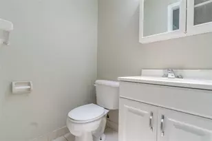 6001 Crestridge Rd, Tampa, FL 33634 - Photo 15