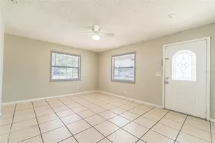 6001 Crestridge Rd, Tampa, FL 33634 - Photo 7