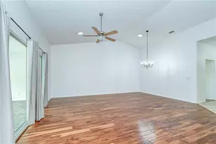 818 McCallister Ave, Sun City Center, FL 33573 - Photo 11