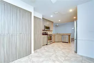818 McCallister Ave, Sun City Center, FL 33573 - Photo 7